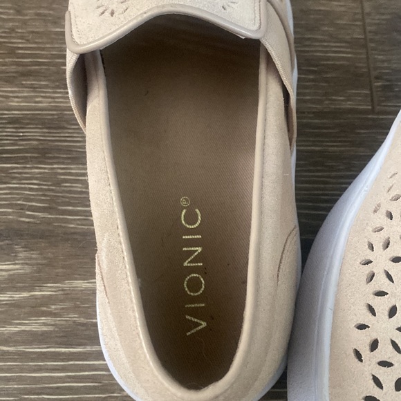Used vionic shoes - Picture 4 of 4